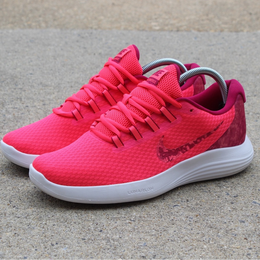 Neon Pink Women’s Nike Runner Sneaker Sz 9.5